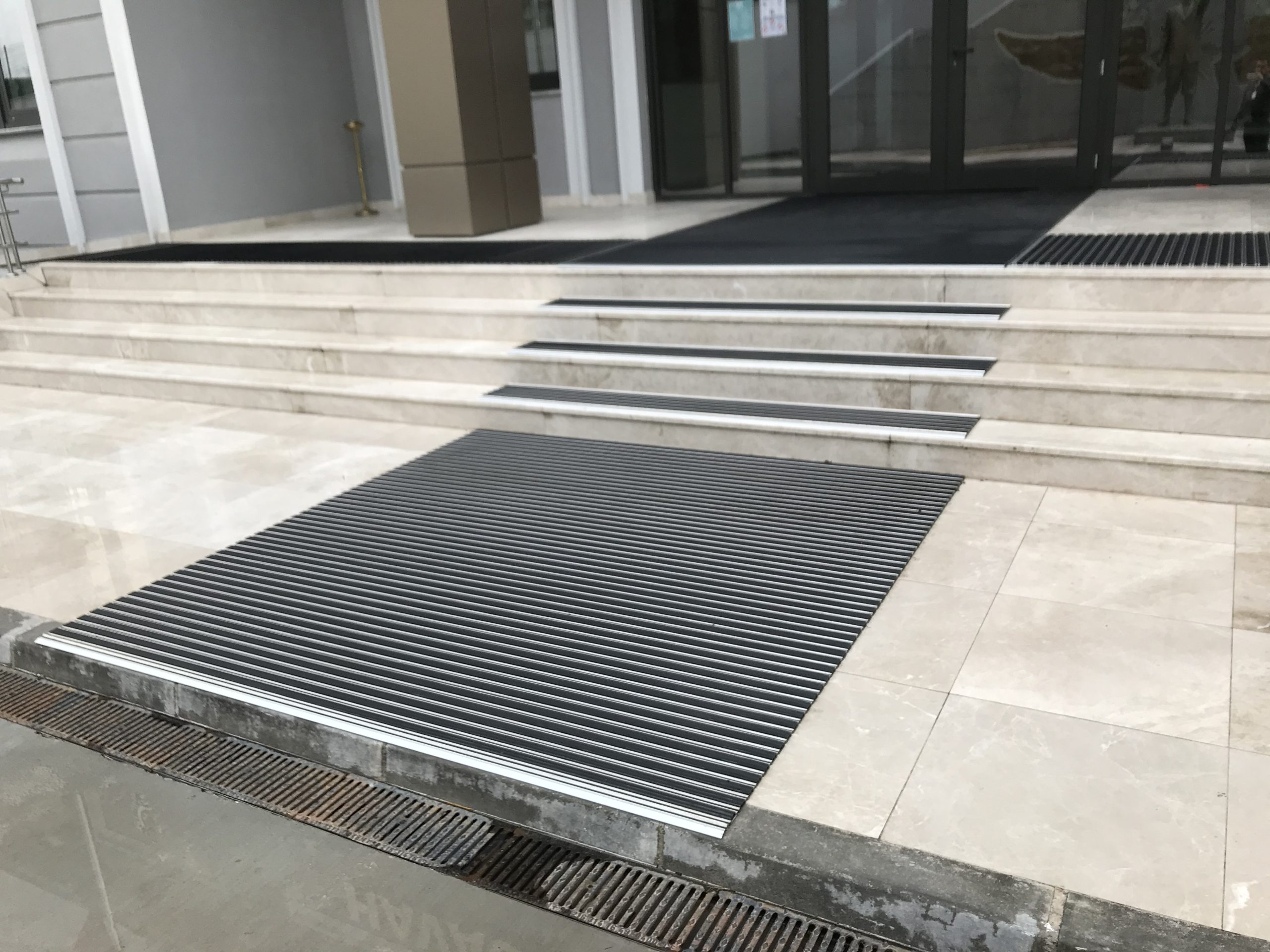 Alüminyum Gövdeli Paspas Sistemleri Görseli